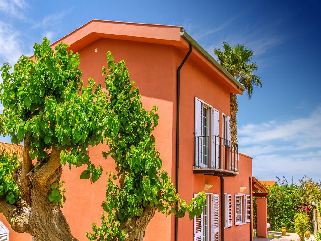 Gelso Bianco Apartments Campofelice Di Roccella Exterior foto
